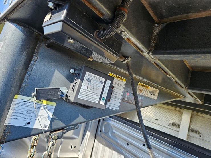 #522-•-2021-travelong-ls-mt-livestock-trailer-image-12