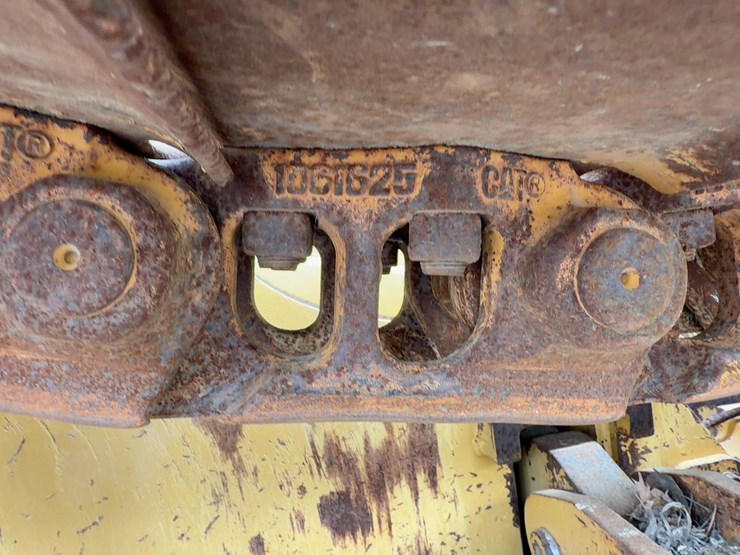 2016-caterpillar-d6k2-xl-image-18