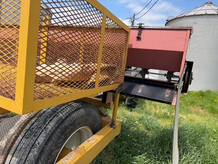 #45251-•-scotts-levee-packer-with-w&a-seeder-image-13