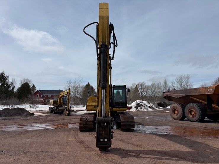 caterpillar-330d-image-8