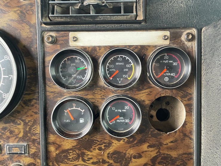 1997-kenworth-t800-image-41