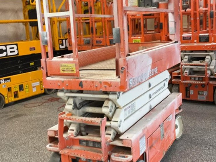#411-•-2019-snorkel-19'-scissor-lift-image-6