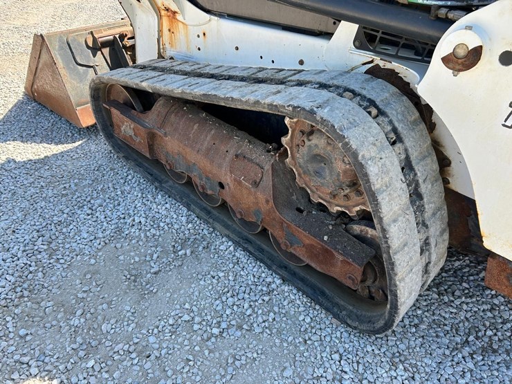 2017-bobcat-t550-image-17