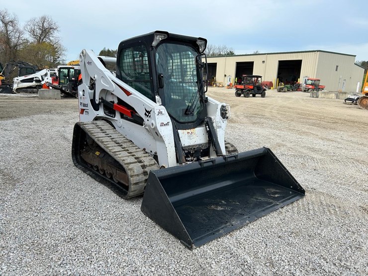 2022-bobcat-t770-image-6