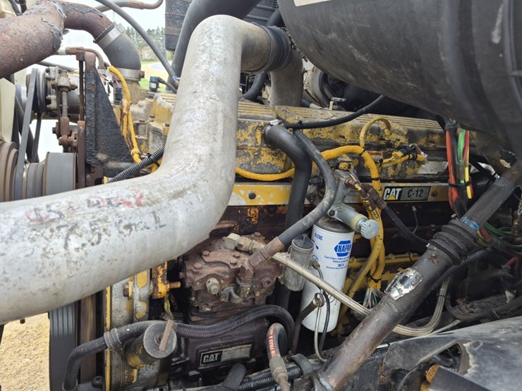 2000-caterpillar-c12-image-19