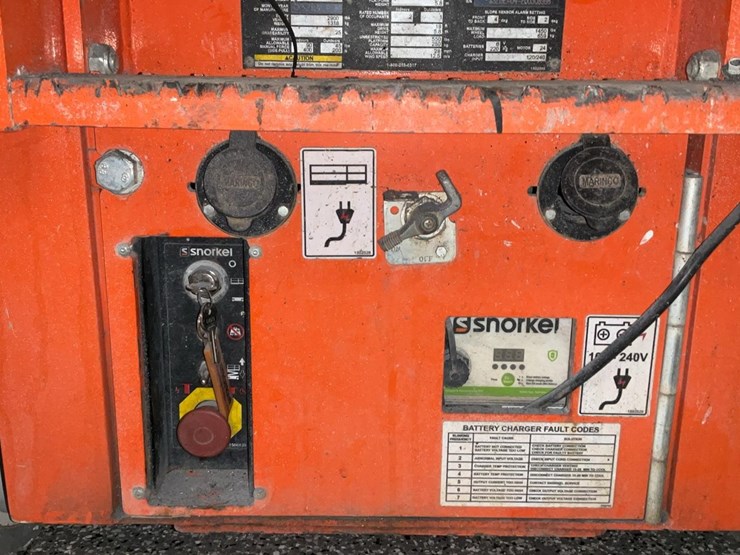 #424-•-2020-snorkel-19'-scissor-lift-image-12