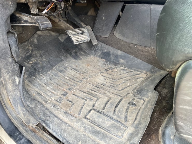 2008-gmc-3500hd-image-36