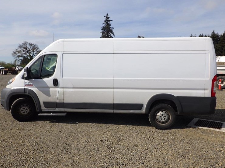 2018-dodge-3500-image-8