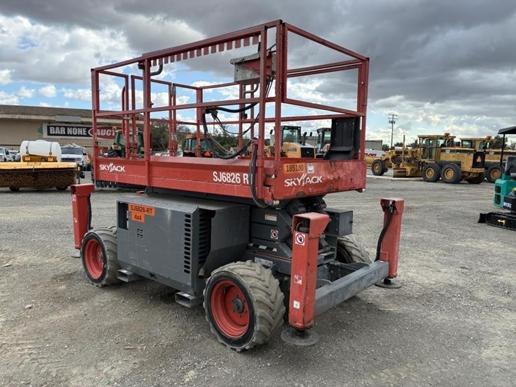 2019-skyjack-sj6826rt-image-2