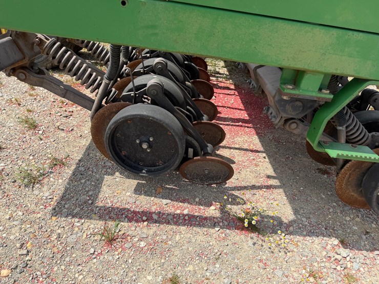 john-deere-1590-image-35