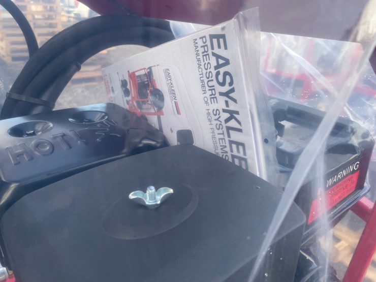 #3091-•-2026-magnum-4000-hot-water-pressure-washer-image-10