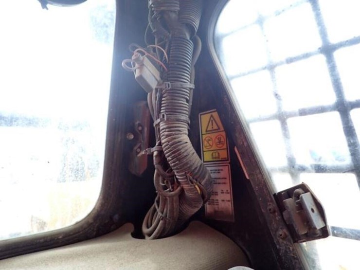 2010-caterpillar-232b-image-27