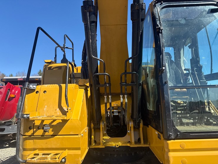 caterpillar-325-image-28