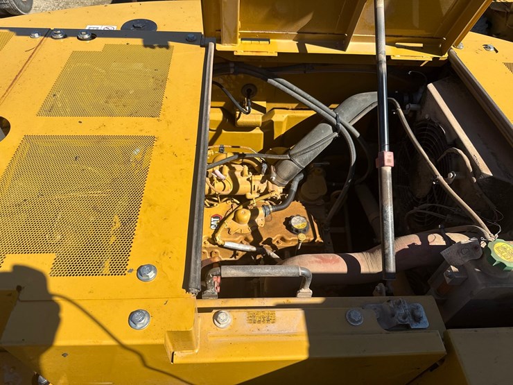 caterpillar-325-image-41