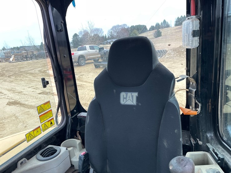 2014-caterpillar-303.5-image-44