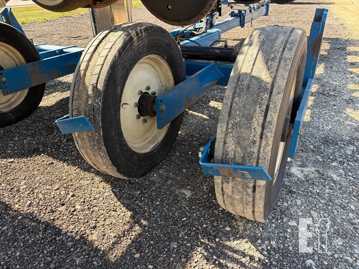 1999-kinze-2600-image-13