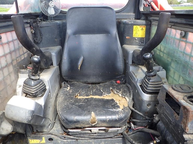 2012-kubota-svl75-image-22