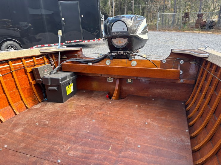 #9548-•-the-“nectar”-–-17’-vintage-wooden-boat,-true-collector’s-piece-image-15