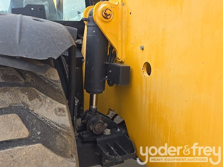 2017-jcb-510-56-image-34