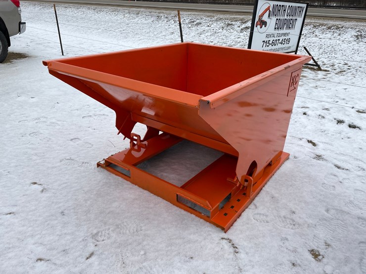 #2005-•-1.5-yard-self-dumping-hopper-image-1