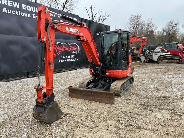 2016-kubota-kx040-4-image-7