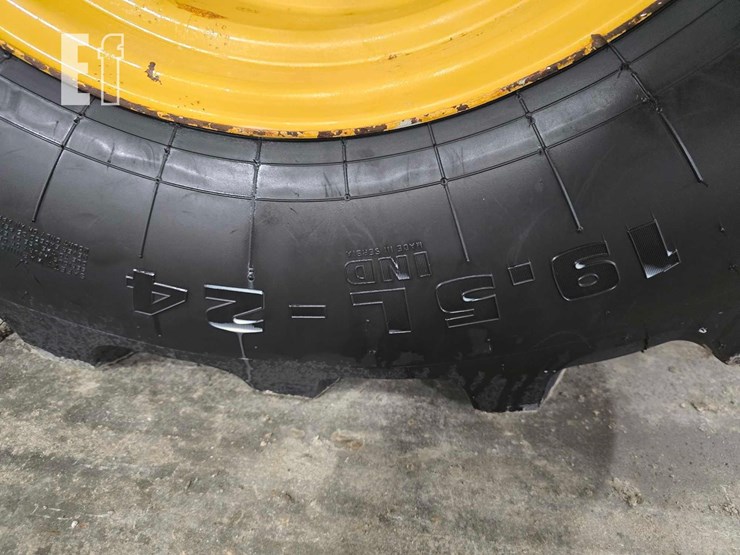 2005-caterpillar-420d-it-image-37