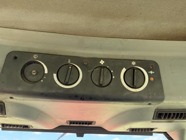 case-ih-mx120-image-21