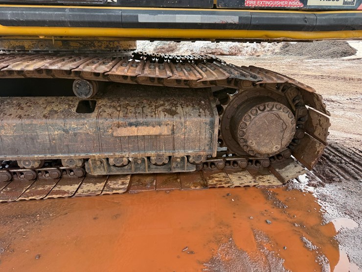 caterpillar-330d-image-116