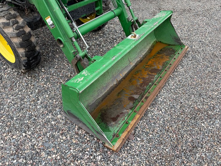 john-deere-4120-image-37