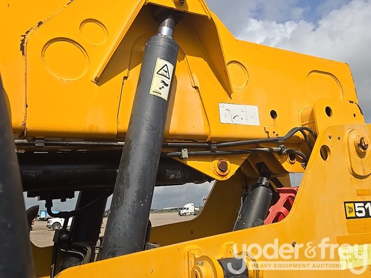 2017-jcb-510-56-image-32