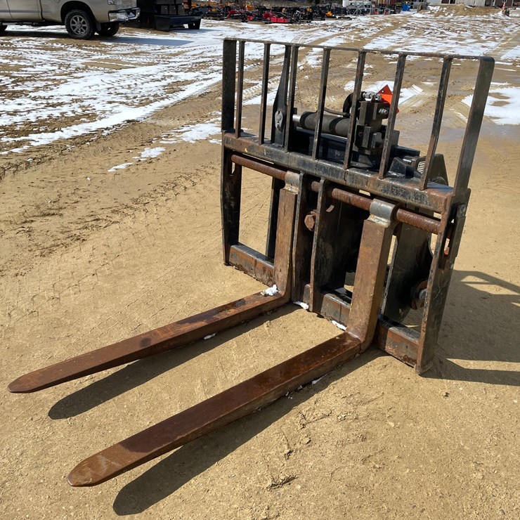 #7553 • JLG G5 Telehandler Mast and Forks