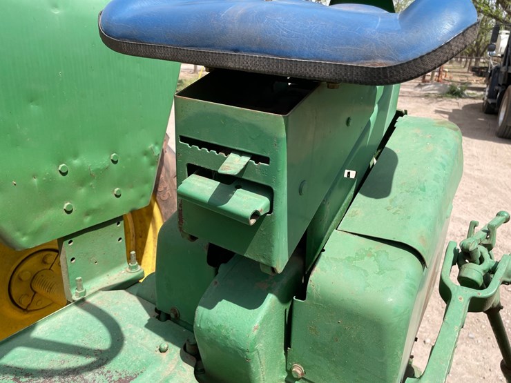 john-deere-3010-image-31
