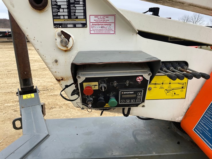#7513-•-(m-4)-2018-snorkel-tl49j-towable-boom-lift-image-27