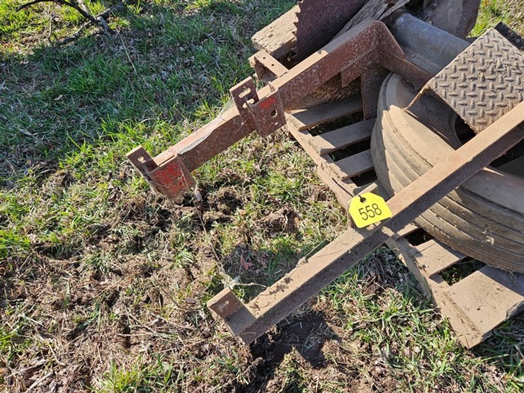 #558-•-international-belt-pully-buzz-saw-image-10