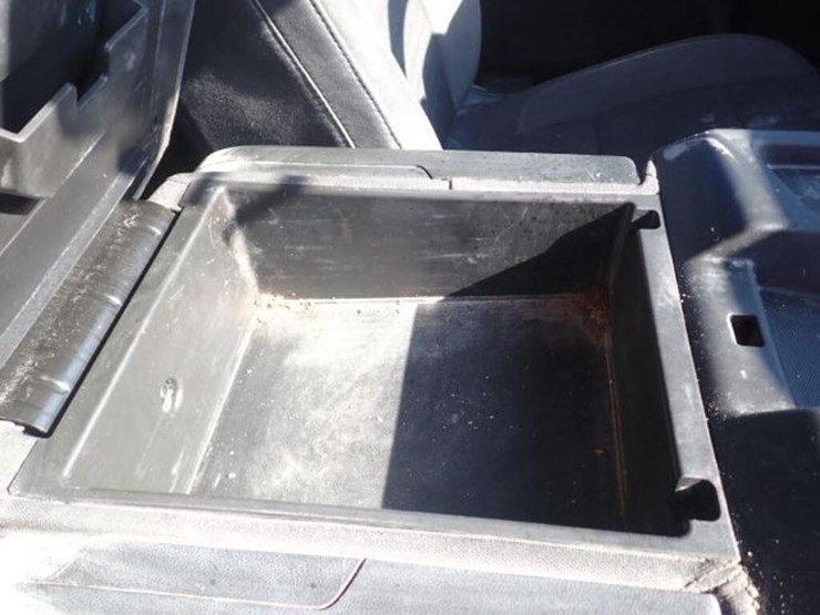 2022-chevrolet-2500hd-image-38