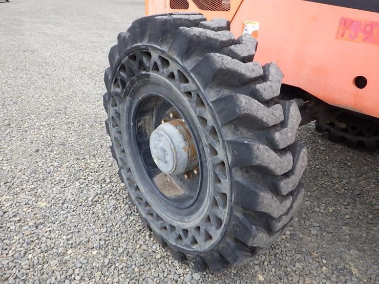 2011-jlg-10054-telescopic-reach-lift-image-27