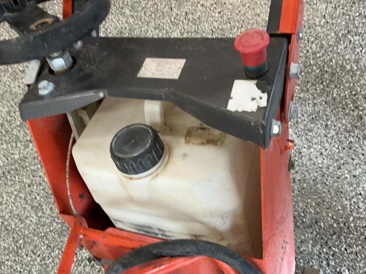 #104-•-husqvarna-fs400lv-concrete-saw-image-16