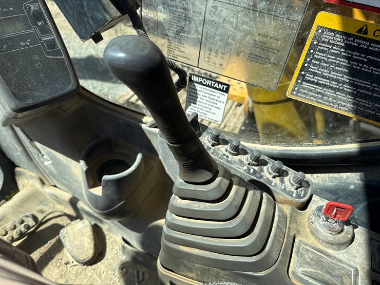 2009-deere-225-lc-image-58