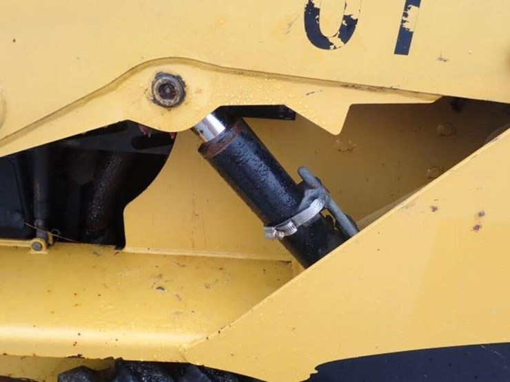 2009-caterpillar-232b-image-44