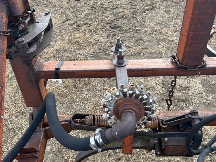morris-anhydrous-chisel-plow-2859-image-18