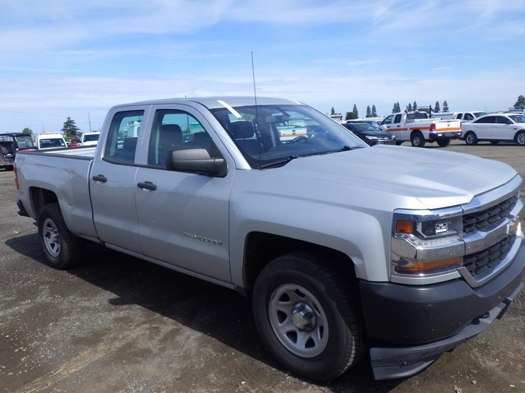 2017-chevrolet-1500-image-2