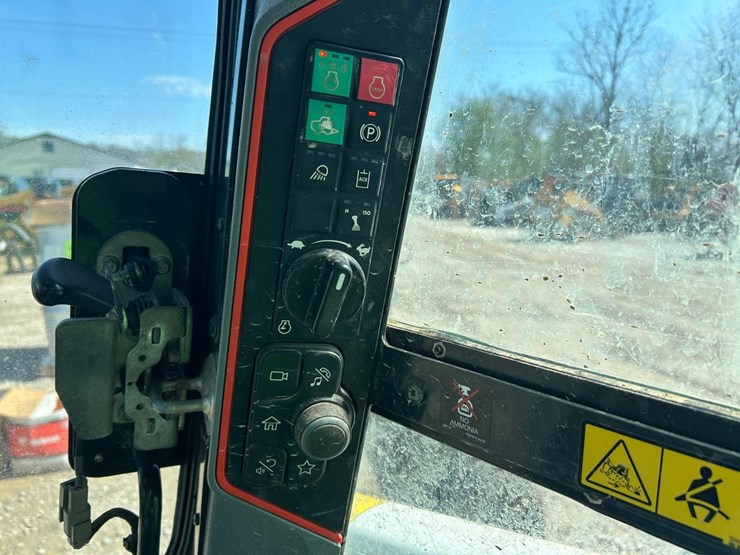 2020-bobcat-t76-image-22