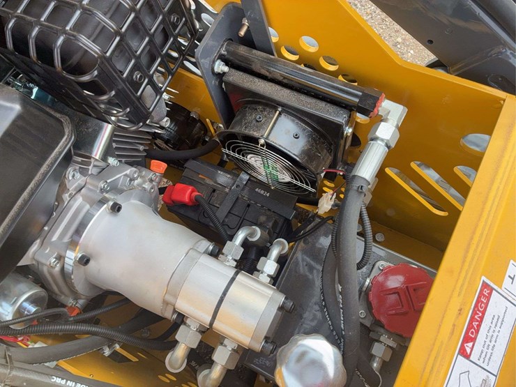 mini-2025-sdll60-skid-steer-image-15