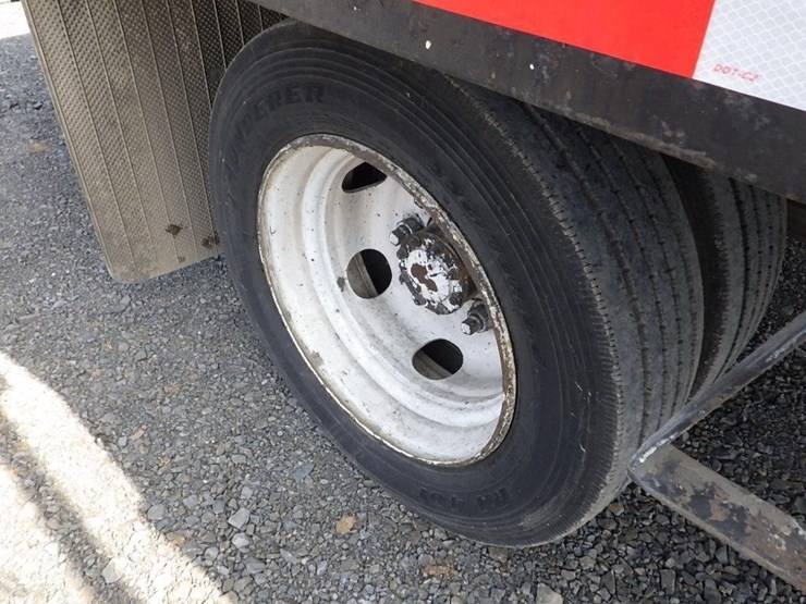 2005-isuzu-nqr-image-17