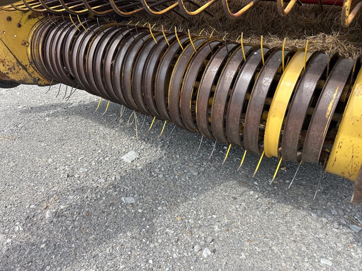 new-holland-852-image-7