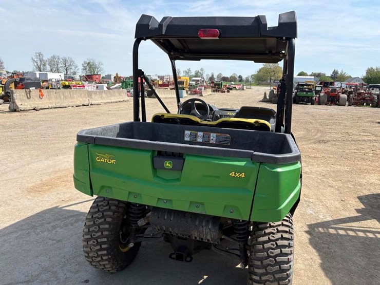 2022-john-deere-gator-image-6