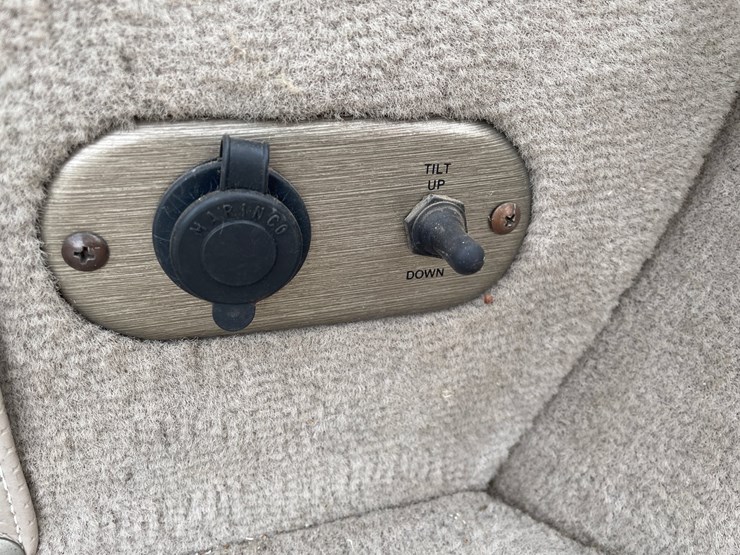 #2338-•-2002-crestliner-1650-fish-hawk-fishing-boat-(has-wi-title)-image-27