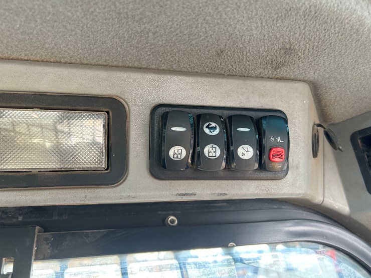 caterpillar-259d-image-46