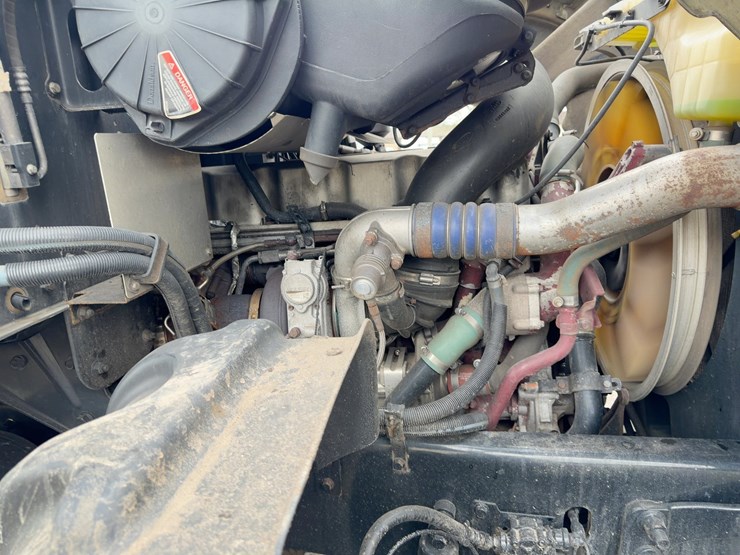 2010-mack-granite-gu713-image-15