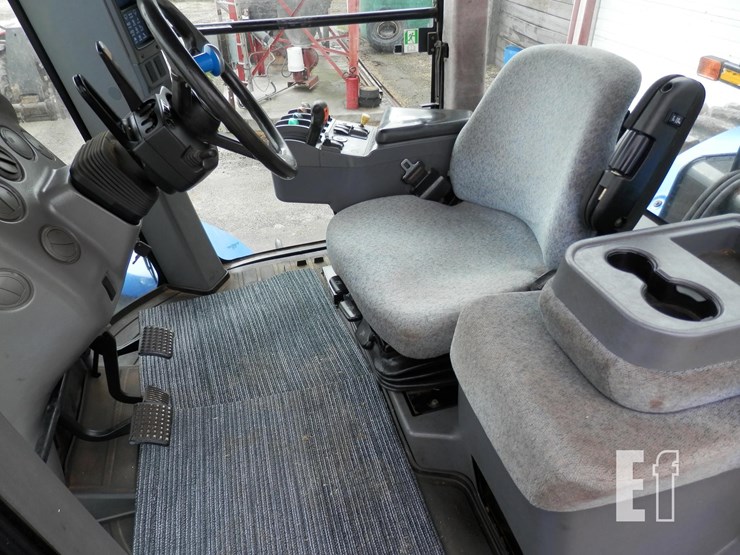 new-holland-tj330-image-11